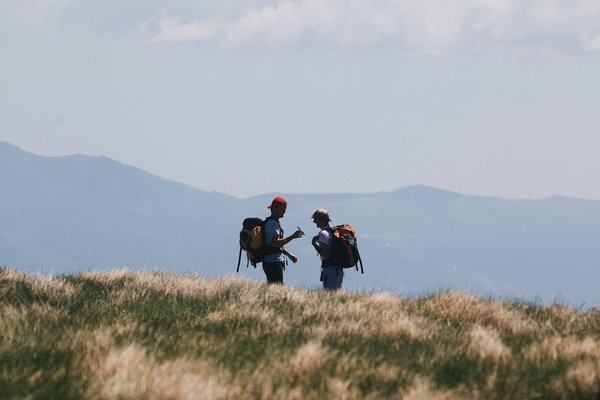 Quels sont les équipements indispensables pour un camping en région de plaines inondables?